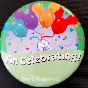 Really adorable vintage Walt Disney pinback button/colored Mickey mouse …